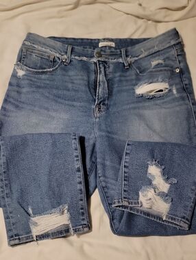 Good American Light Blue Distressed Ankle Jeans
